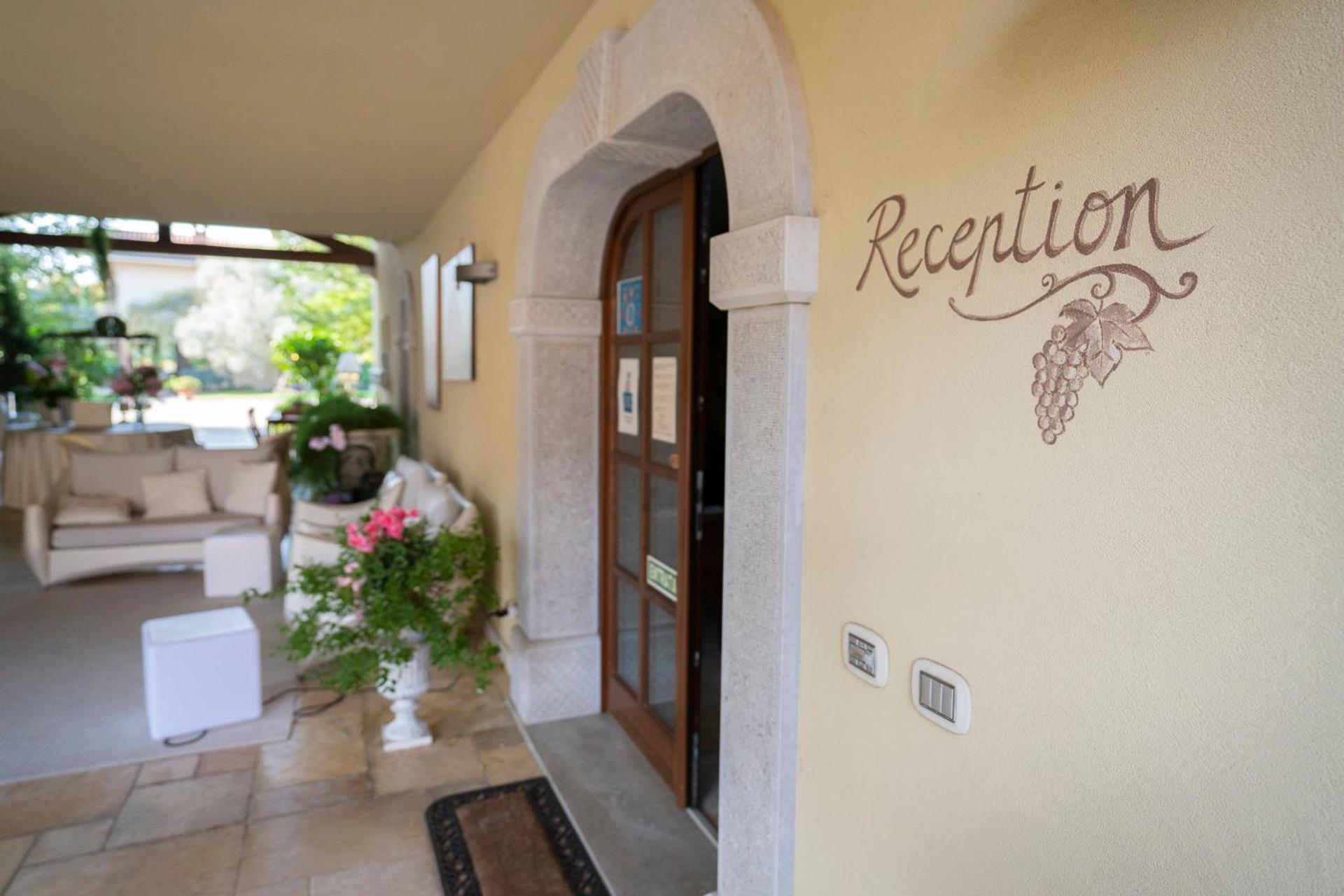 Wine Resort Luisa Mariano del Friuli Екстер'єр фото